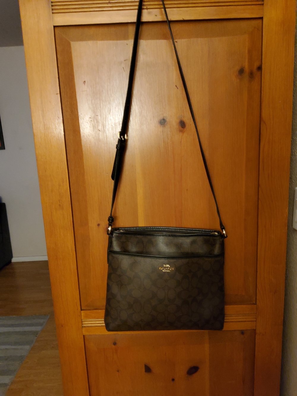 Coach  Signature File Crossbody Bag/Shoulder Bag GUC ~ VGUC